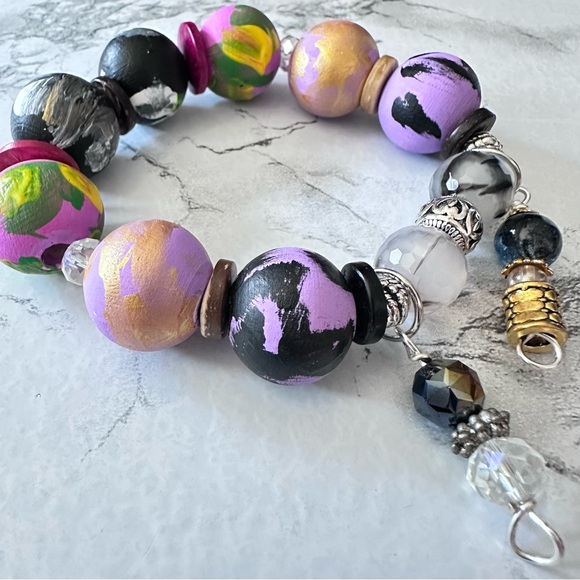 Handmade Charm Bracelet with Hand-Painted Beads Wire-Wrapped Accents 7-7.5 0788 - Picture 1 of 8